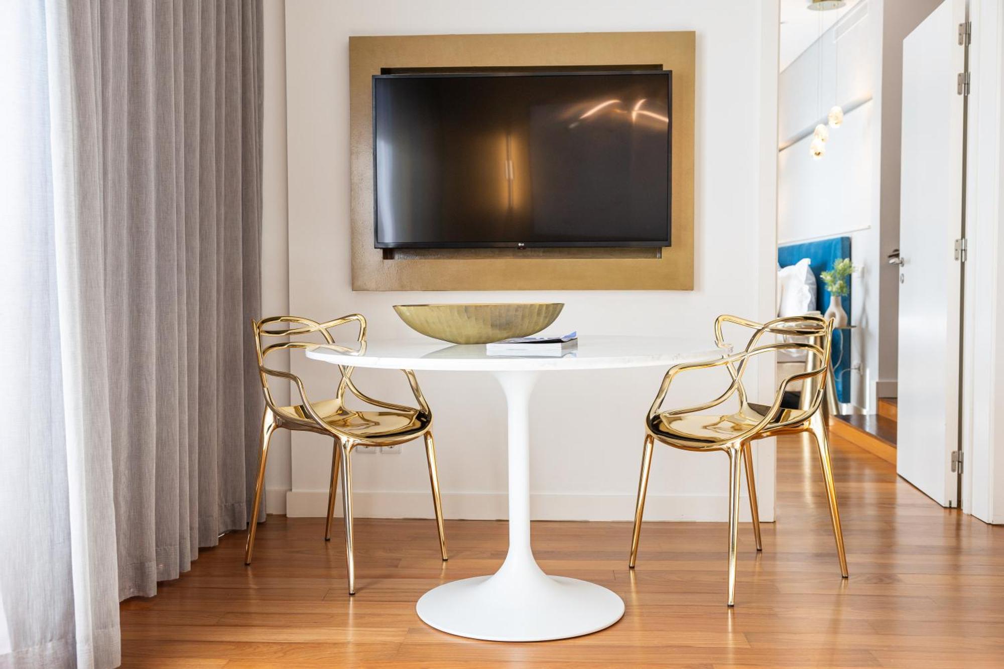佩斯塔纳希达德拉卡斯卡伊斯艺术区旅馆 卡斯凯什 外观 照片 A tulip table